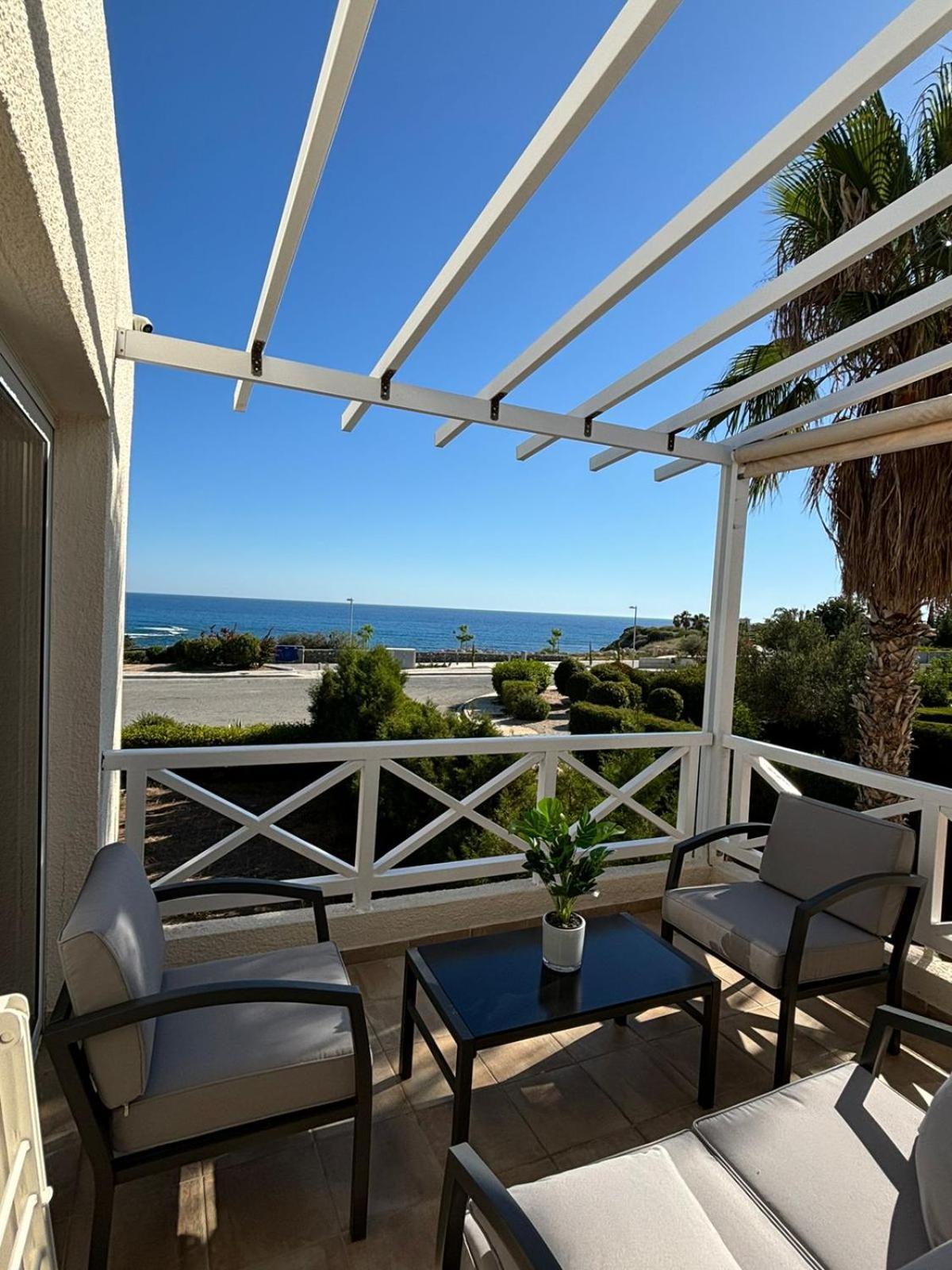 Horizon Bliss At Coral Bay Apartamento Peyia Exterior foto